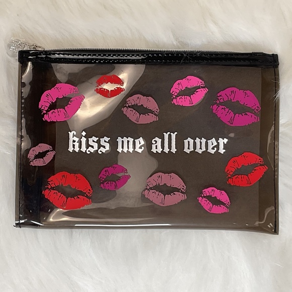 NWT Kat Von D/KVD Vegan Kiss Me All Over Tinted Translucent Makeup Bag/Zippered - Picture 2 of 9